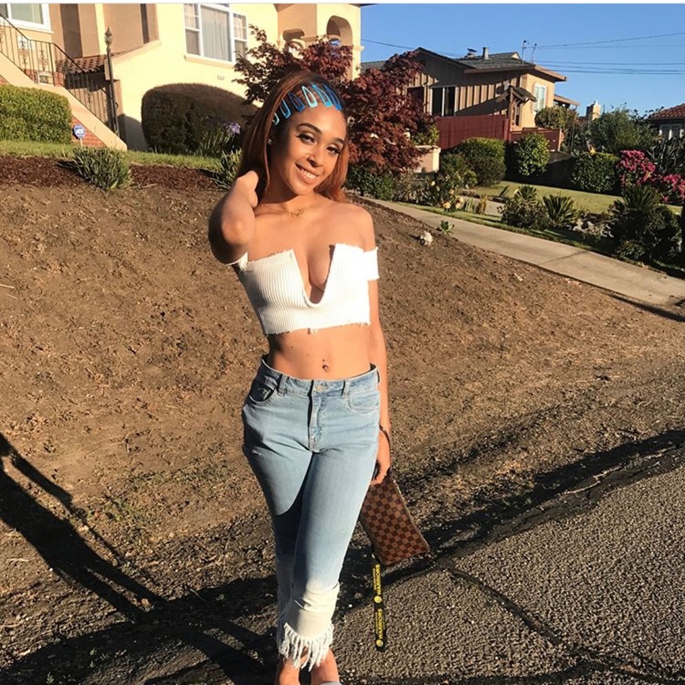 Low cut top